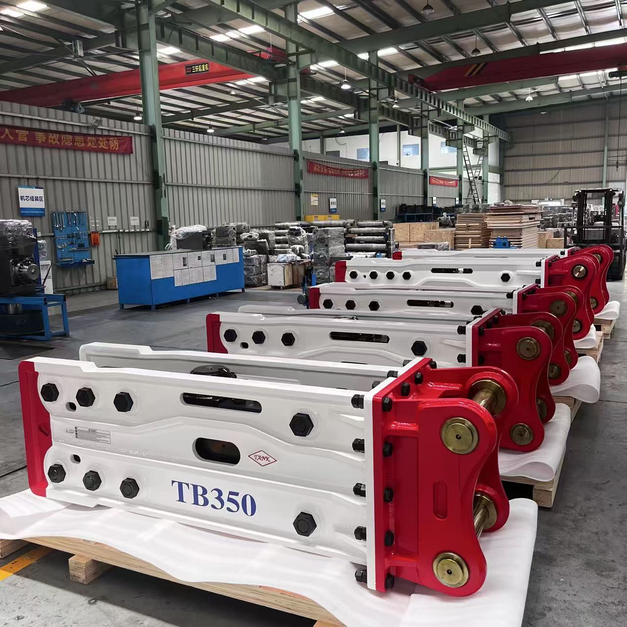 TANK TB500 Hydraulic Breaker